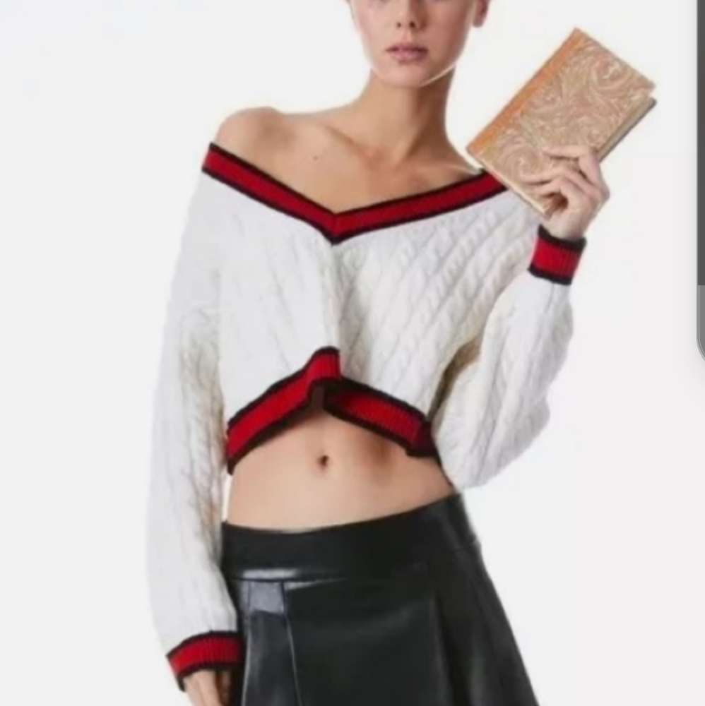 A&O v neck crop sweater